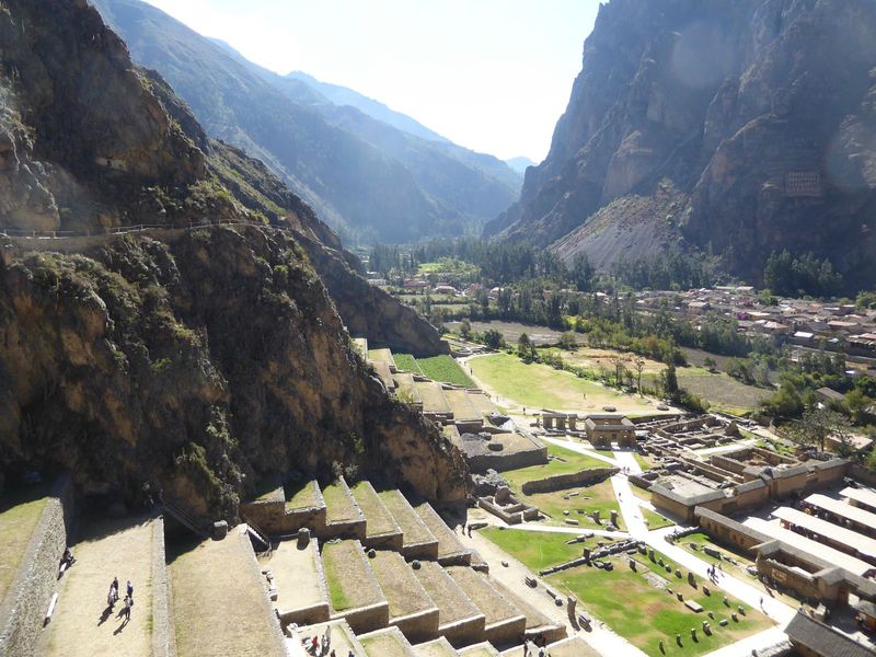 And here is a tributary of the Urubamba. It's the Patacancha, leading east to the Amazon rain forest, which is only 40 miles thataway but a 