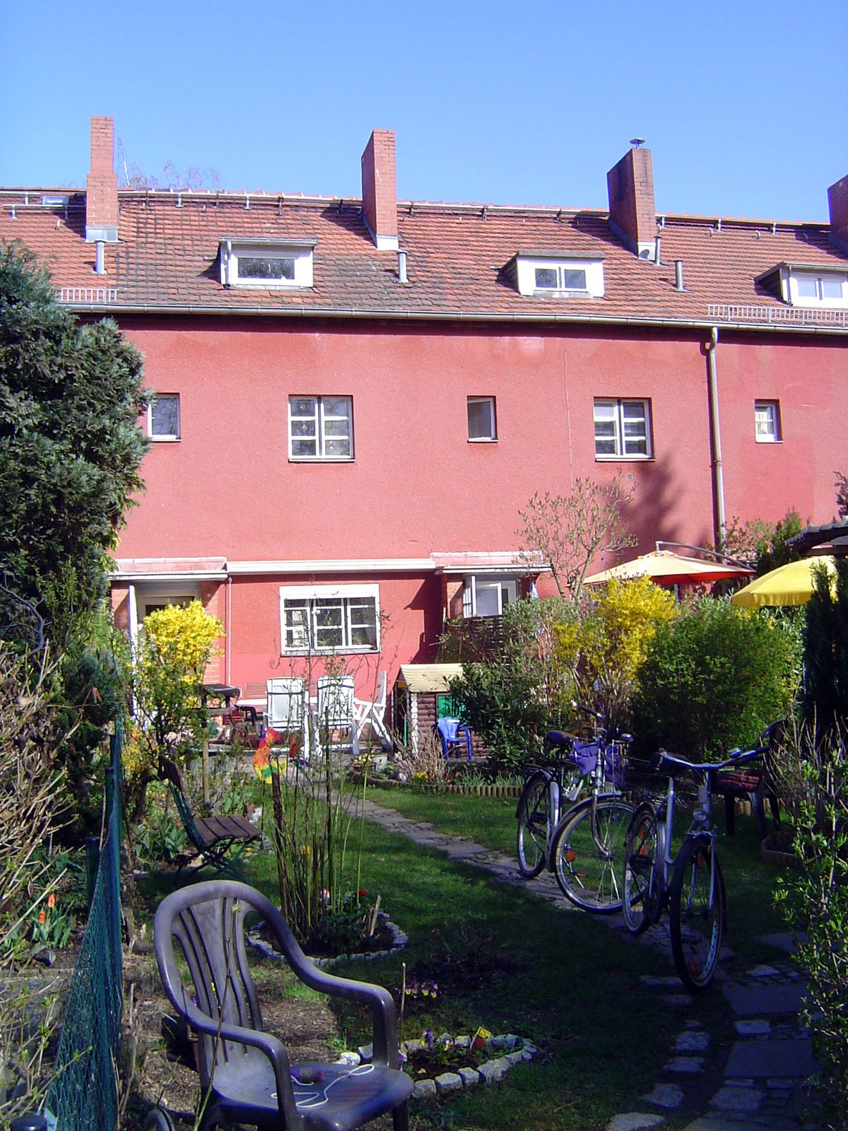 Rear of the two-story section.