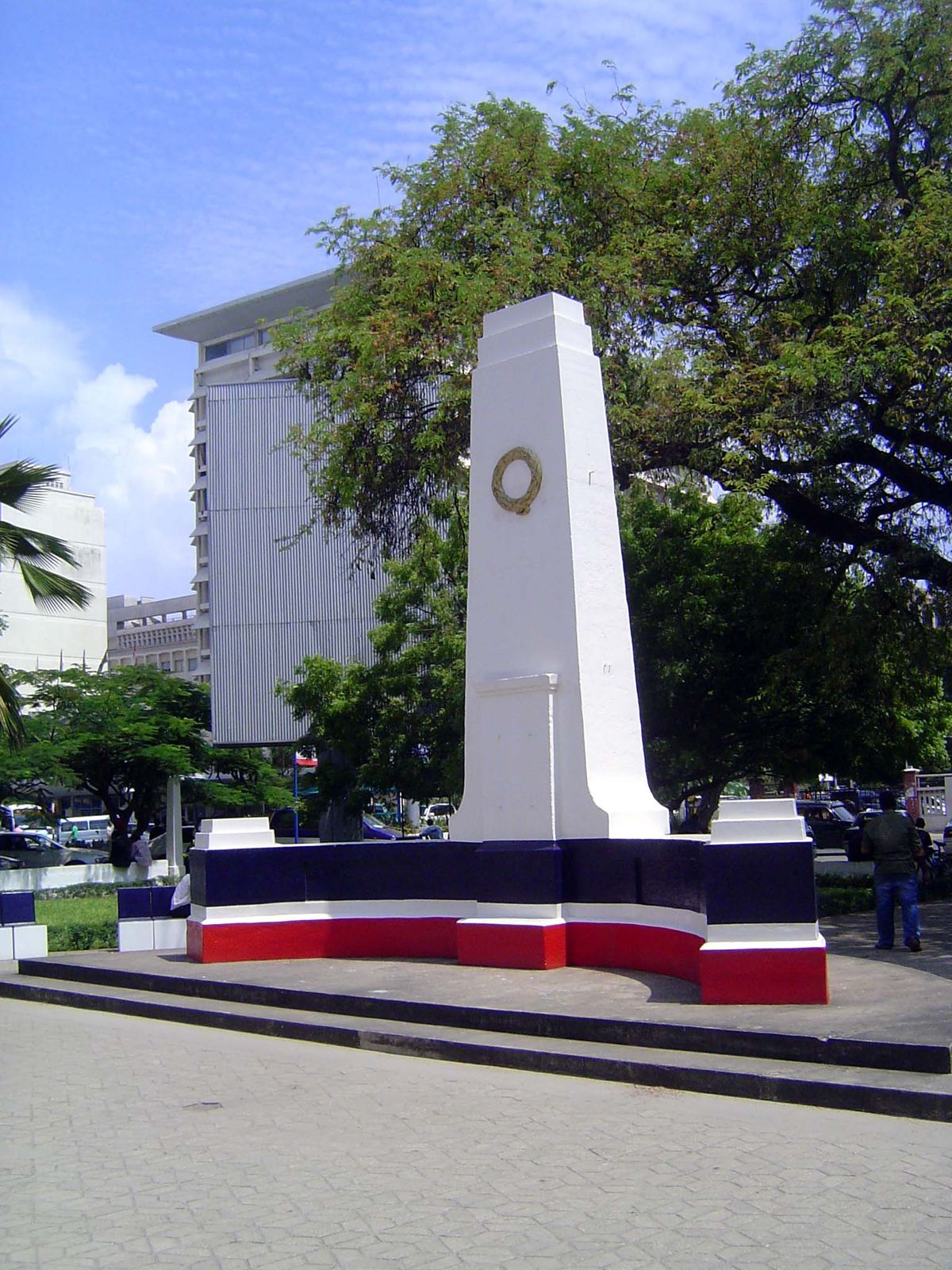 There's a cenotaph, too, also from 1927. It stands on a waterfront site once used for a memorial to Kaiser Wilhelm I. That memorial was dest