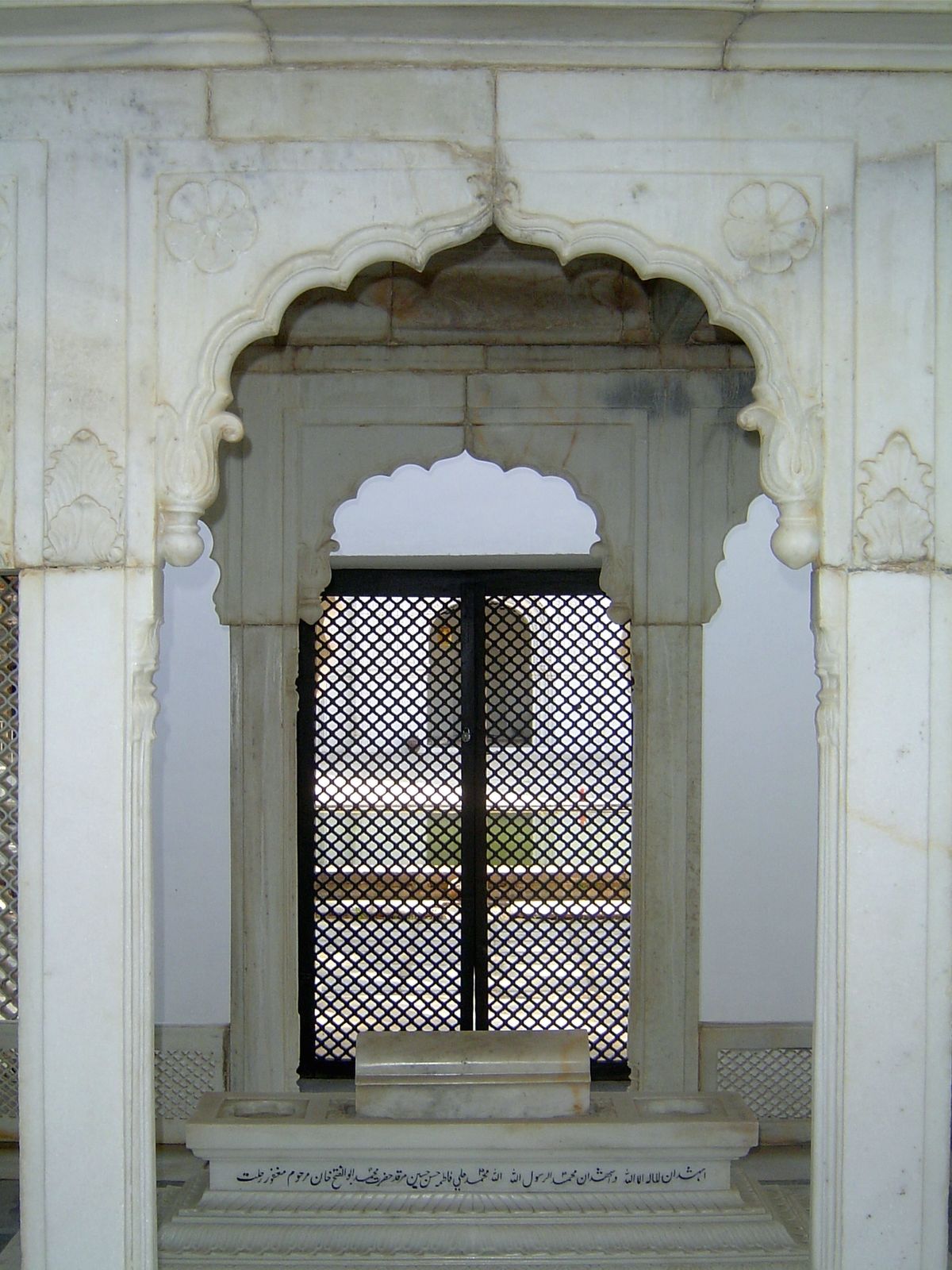 The tomb of the first Paigah noble, Abul Fateh Khan, whose titles included Shams-ul-Umra, "Sun of the Nobles." It's comparatively simple but