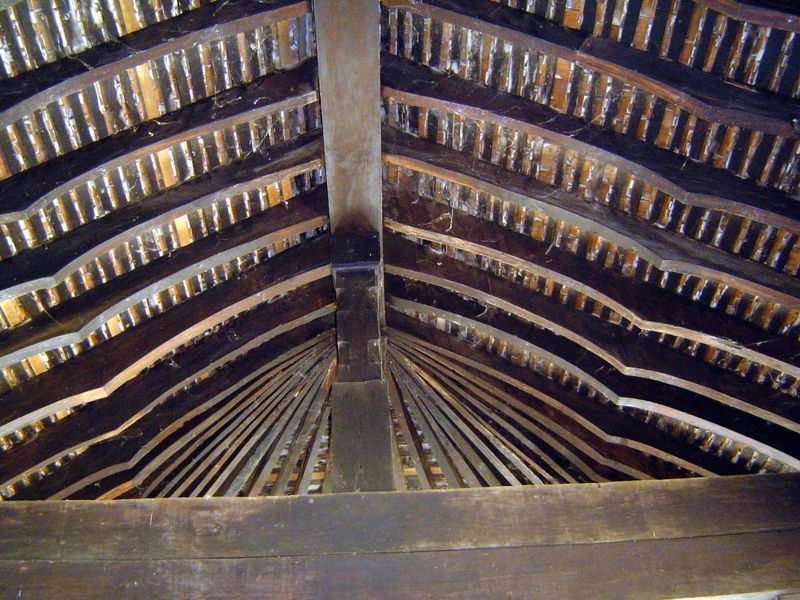 At the far end, 26 rafters are held in place by a single pin or madol kurupuwa.