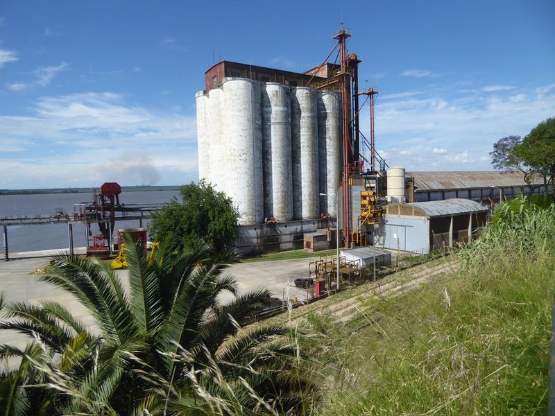 There's a grain elevator, too, just no active rail connection.