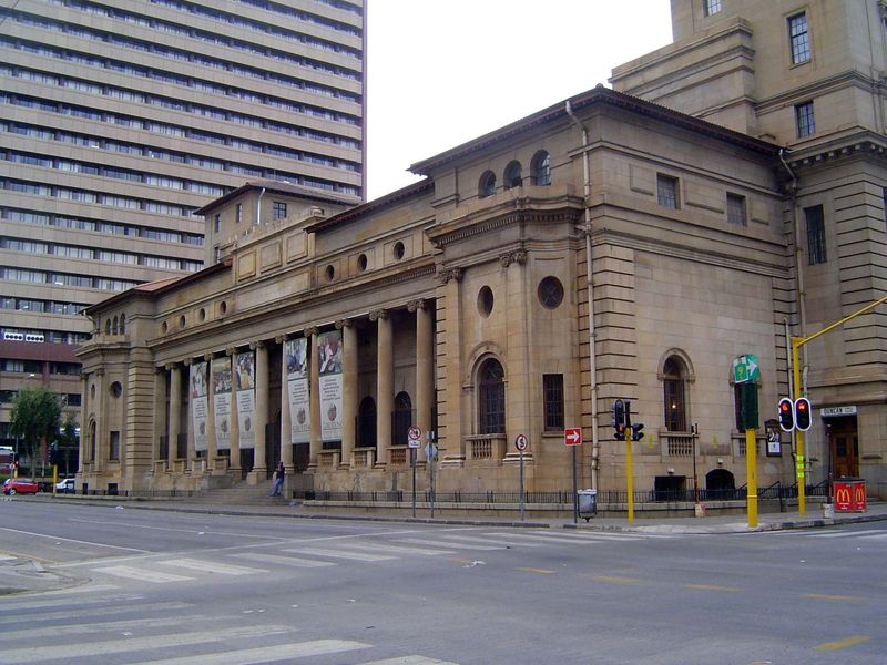 An uncluttered view of the west facade.