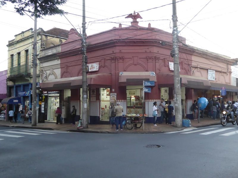 The town was established about 1850 by agricultural pioneers, and it took off in the 1880's, when a railway reached here from São Paulo.