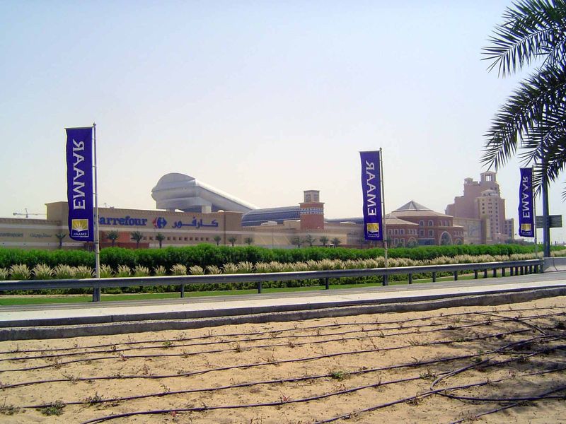 For now, the Mall of the Emirates will have to do. That white freeway overpass sticking out of the roof is the hyped indoor ski slope, no do