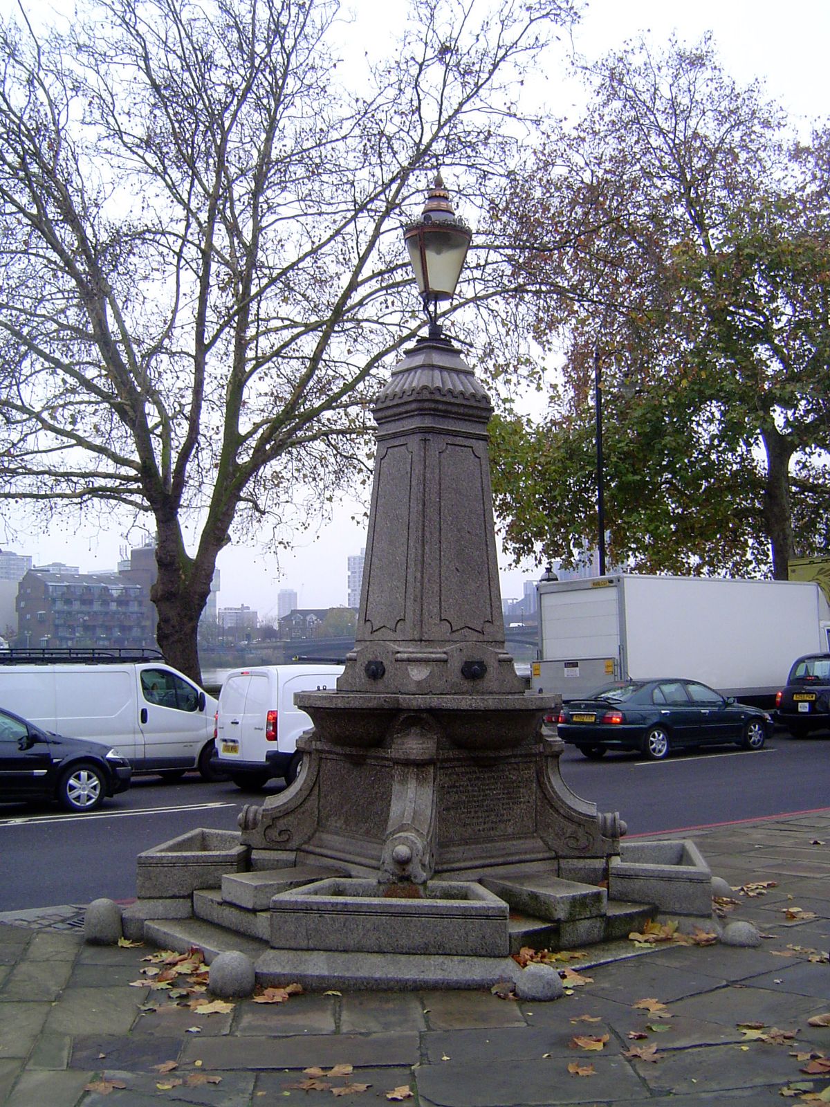 A fountain at Cheyne walk. Just try to get a picture of it without traffic. And who is recalled by the inscription at the base?