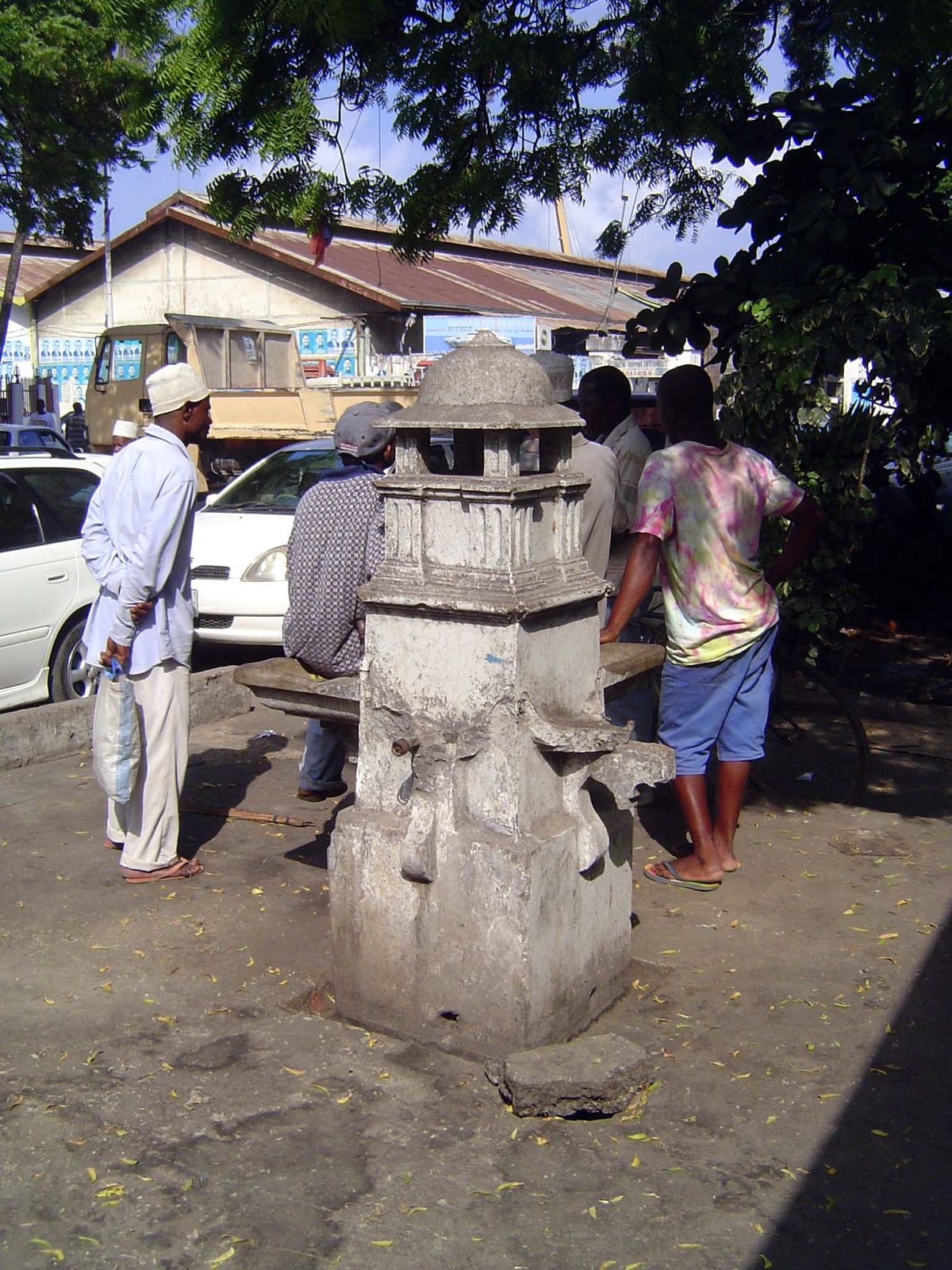 A much simpler donation. This fountain, now derelict on Malawi Road, was built by a much more numerous sect, the Ithna'shari Shia, in memory