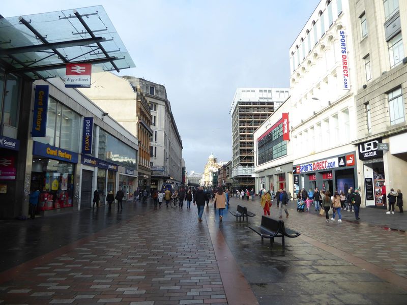 There it is in the distance in this picture of Argyle street, pedestrianized in part and by no means as pricey as Buchanan.