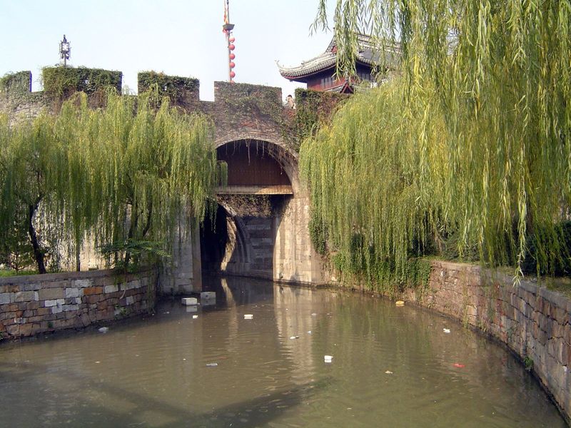 A clearer view of the entrance to the water gate. Despite the flotsam, it's now in a protected zone.