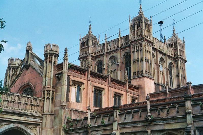One of the best-preserved buildings of European vintage us the Benares Sanskrit University, originally called Queen's College.