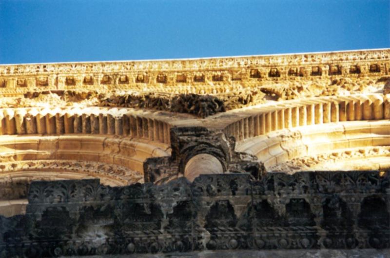 Looking straight up from the modern entrance to Crusader embellishments.