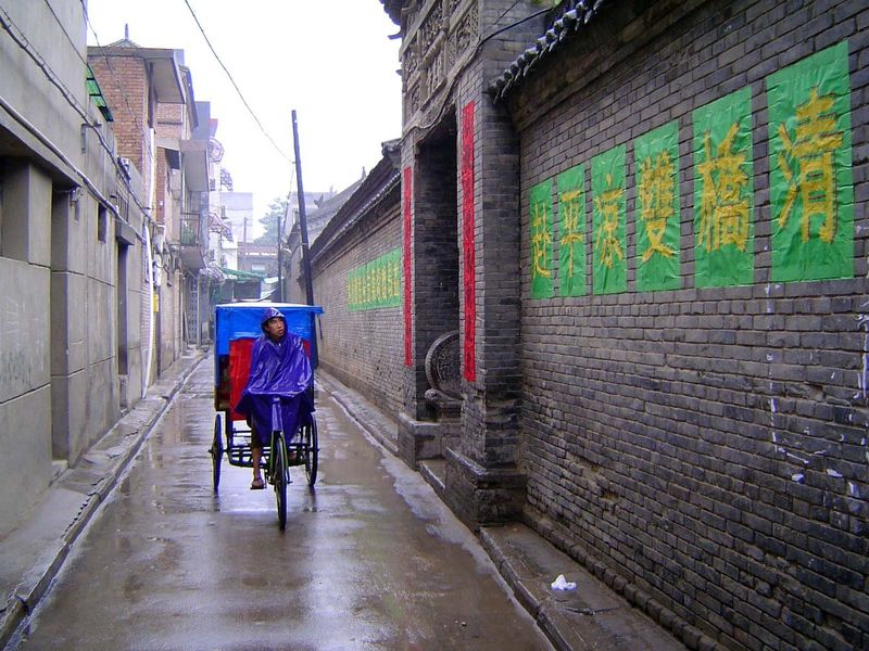 Outside, Huajue Lane skirts the mosque and borders the heavily rebuilt Muslim quarter.