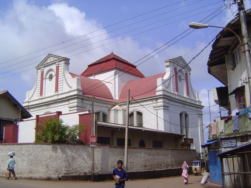 East of Pettah, the Dutch colonists in 1749 opened the cruciform or four-winged Wolfendahl Church. No respecter of their predecessors, the D