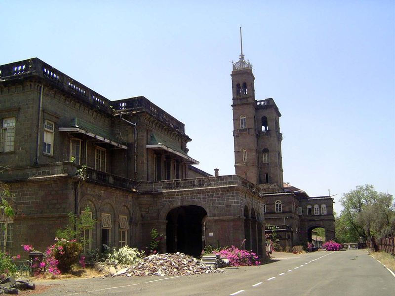 Government House, the summer residence of the British Governor of Bombay. In the early 1950s it was put to a new use as the home of the then