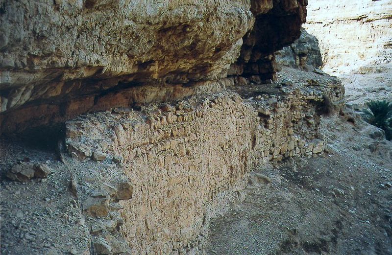 The same channel, viewed from a more accessible point.