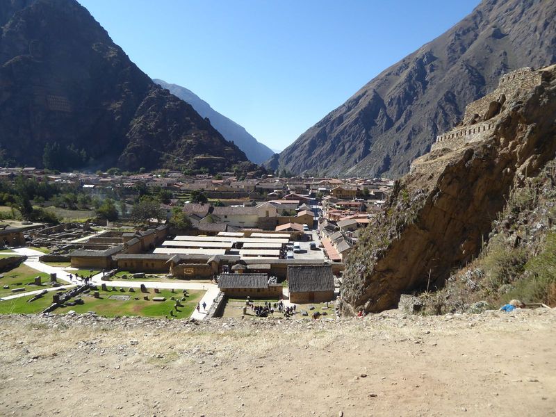 We're standing on top of the terraces and looking over the town of Ollantaytambo, which lies at the confluence of the Urubamba and Patacanch
