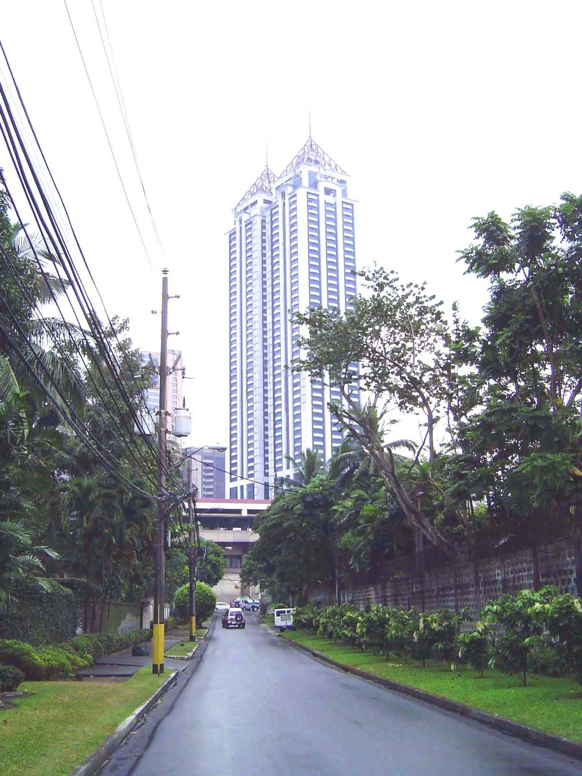 Here's the view looking back toward the Metro Rail station; above it, the BGA Twin Towers.