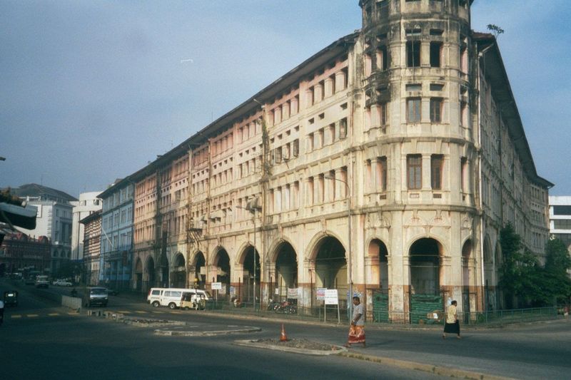Main Road, with the harbor to the right and York Street straight ahead. The wedged-shaped building formerly housed the Eastern Bank.