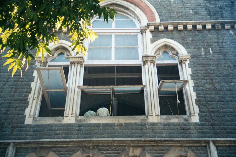 Continuing north on Naoroji Hornby Road beyond the VT CST, this is the Jamshetjee Jeejeebhoy "JJ" School of Art and Architecture 1877, with 