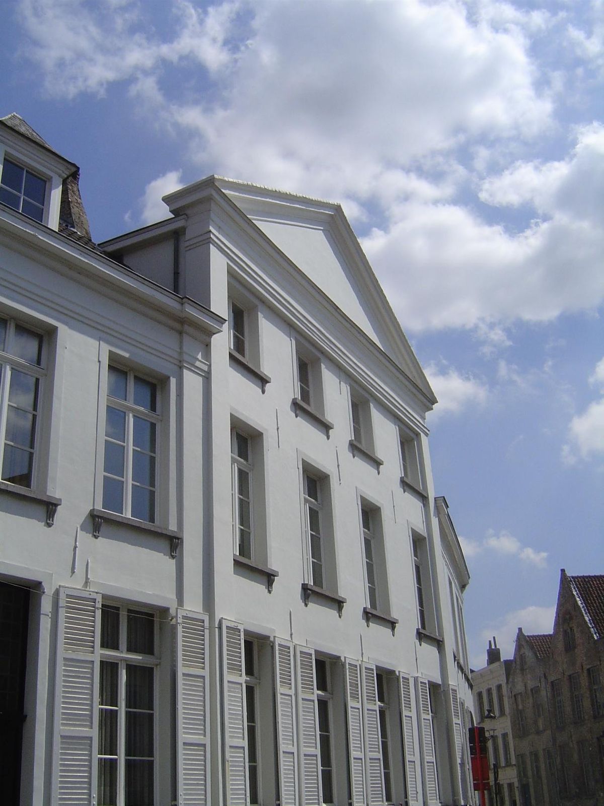 Across the street, at Sint Jorisstraat 15, is House de Helm, where Jacques de Countre in the 16th century imported diamonds from Goa.