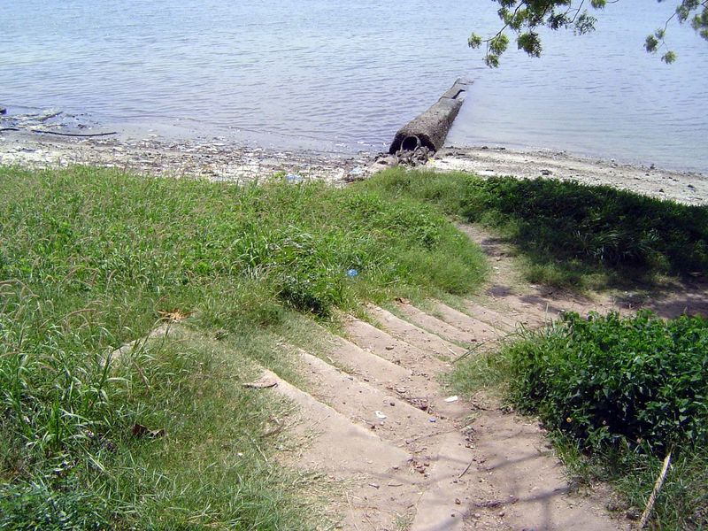 Until about 1900, passengers came ashore in small boats and walked upstairs from the water's edge.