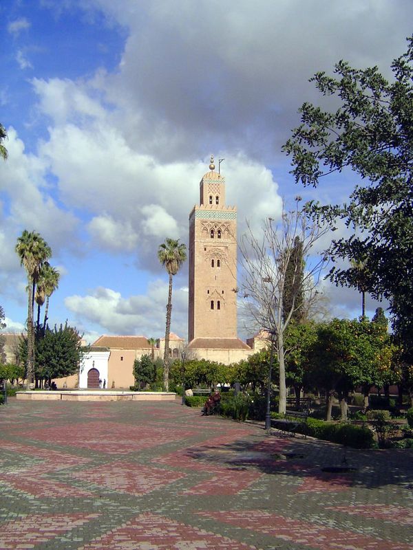 The most celebrated mosque is the Koutoubia, the mosque of the booksellers, from the late 12th Century. If it looks faintly familiar, that m