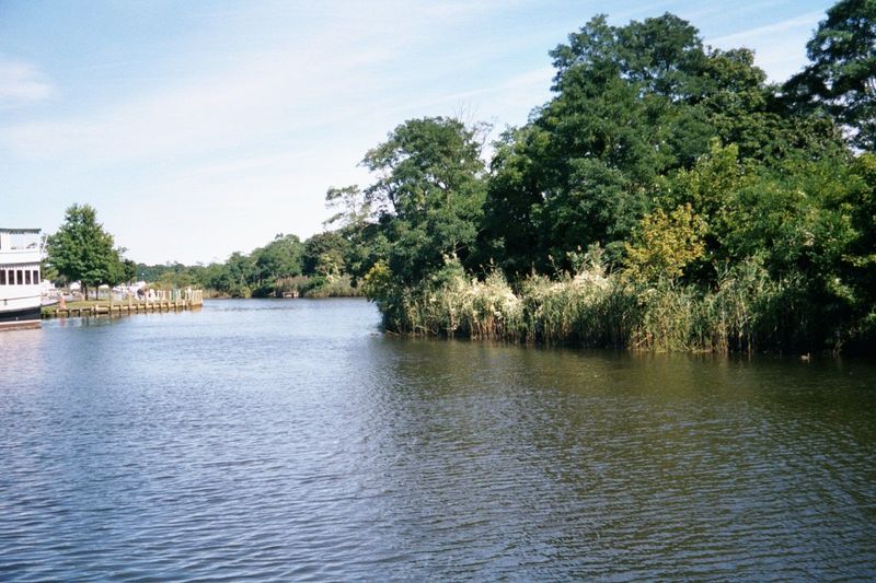 The Peconic River flowing eastward to Peconic Bay, which separates the island's forks. We're still 70 miles to New York City.