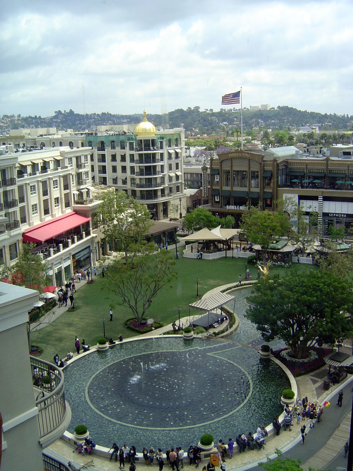 The layout is around an open square reminiscent of town squares, though few if any real town squares ever had fountains as sybaritic as this