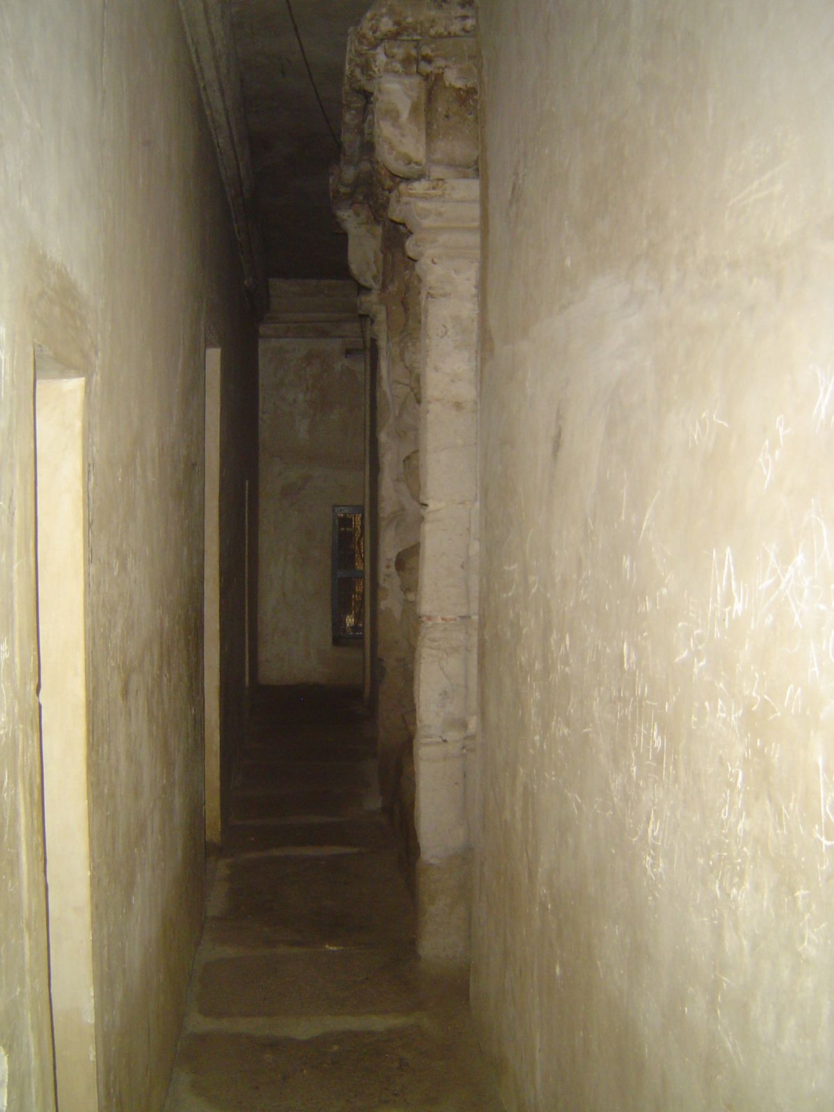 Here, in the north corridor, the Plower or Samkarshana vyuha gazes north through a window in the vimana wall toward Bharata, the world of hu