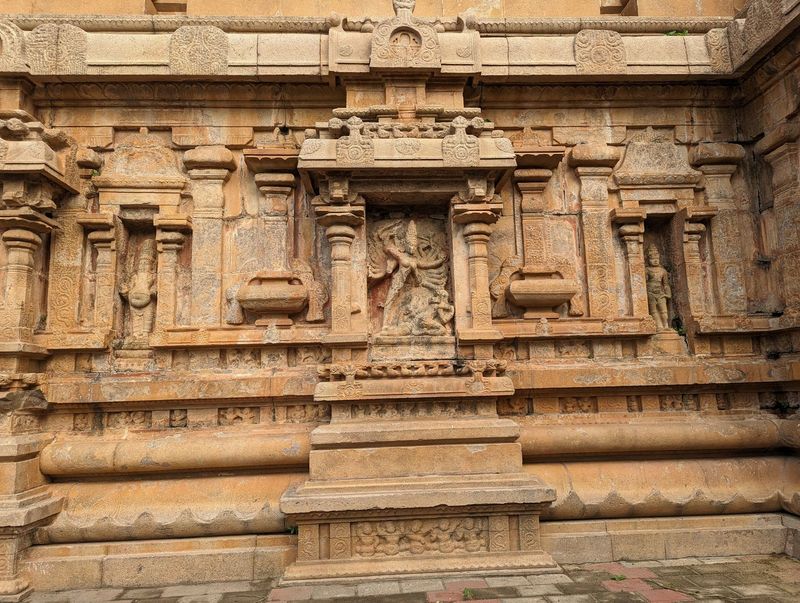 Tripura Sundari Devi defeats Bhanasura.  Little rusty?  Try the Brahmanda Purana, which includes the Lalita Narrative.  The goddess is consi