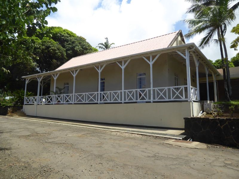 Built on the same plantation in 1908, this building became a guesthouse in 2003.