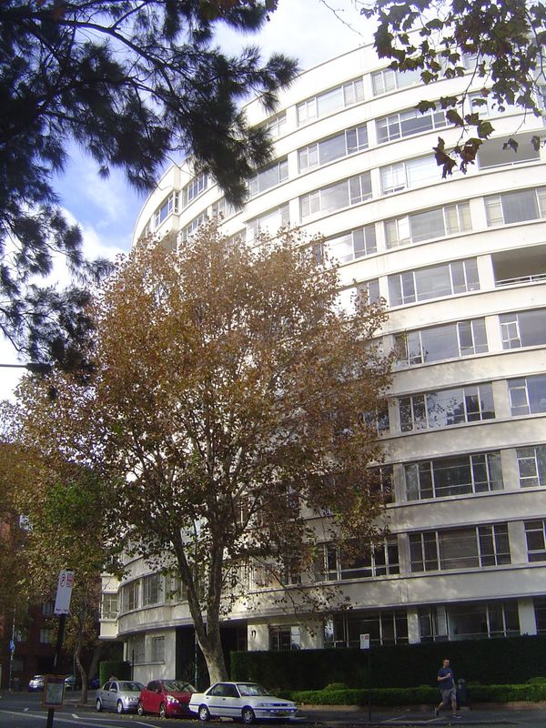 To get a view from Potts Point after the war, you had to go up. Here are the nearby and romantically named 510 Apartments, built 1948-51 and
