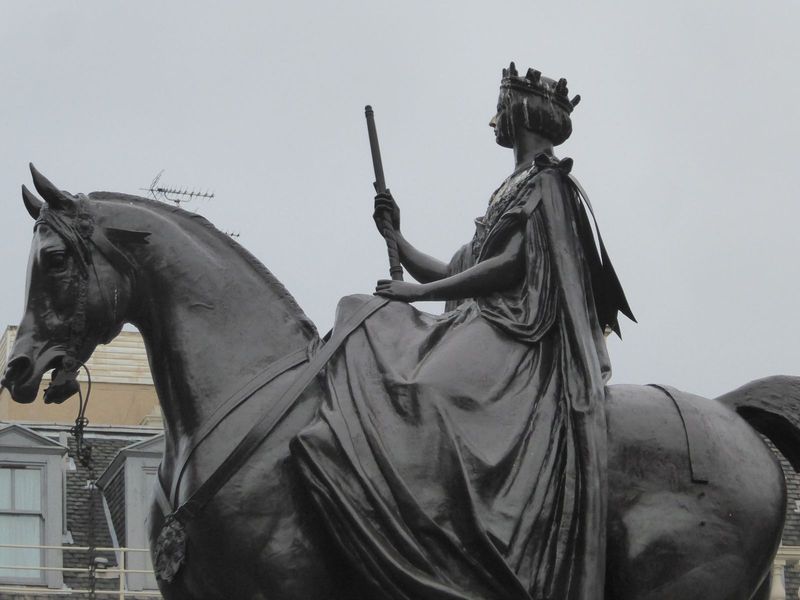 Next to Peel is this statue of Victoria by Marochetti, Mossmans's teacher.