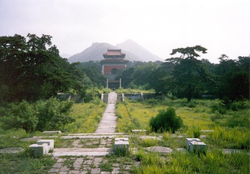 Here's the same view in 1990, when the tomb had not yet been spruced up and locked tight.