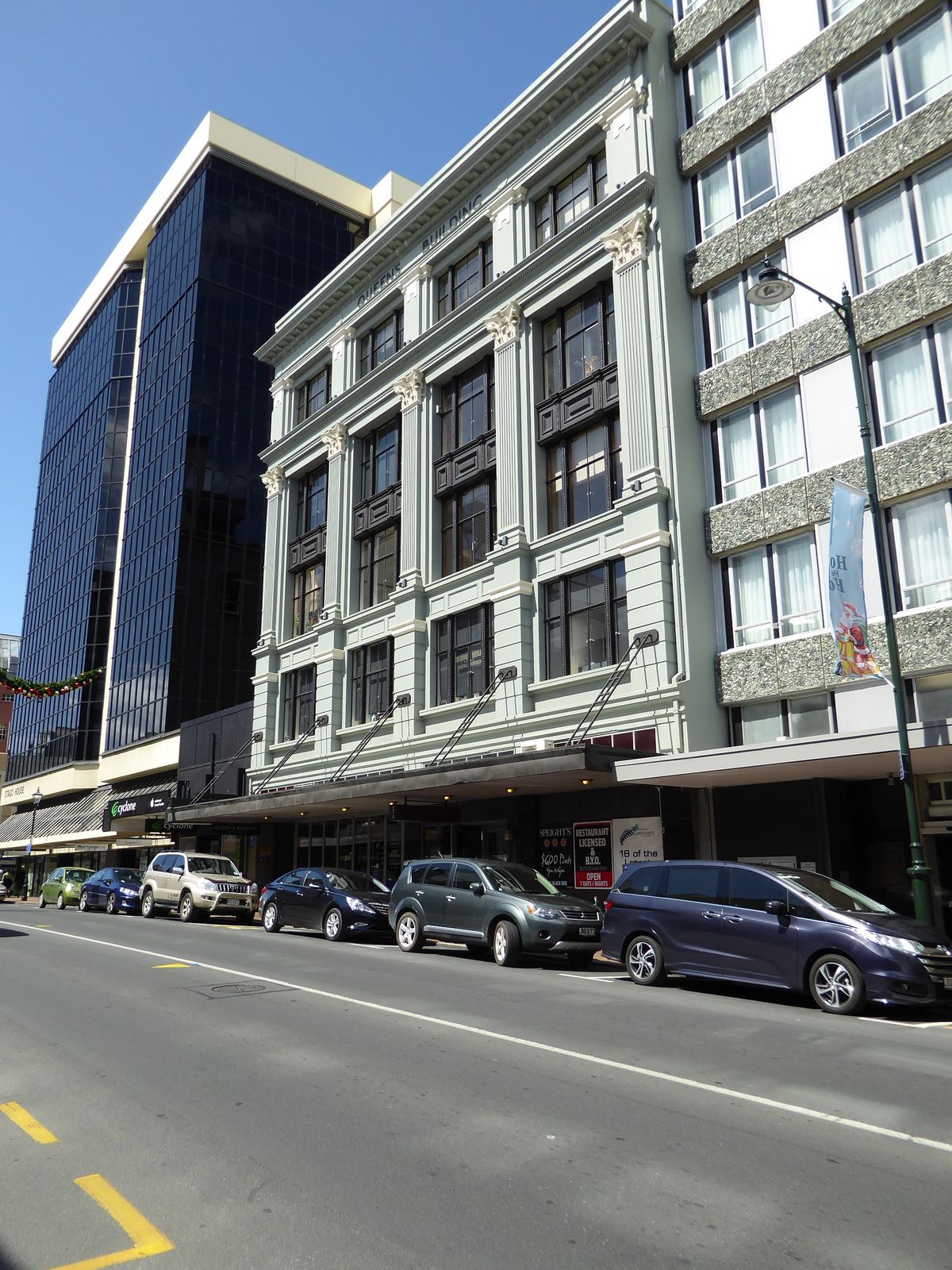 An office building from 1929. Darth Vader lives next door.