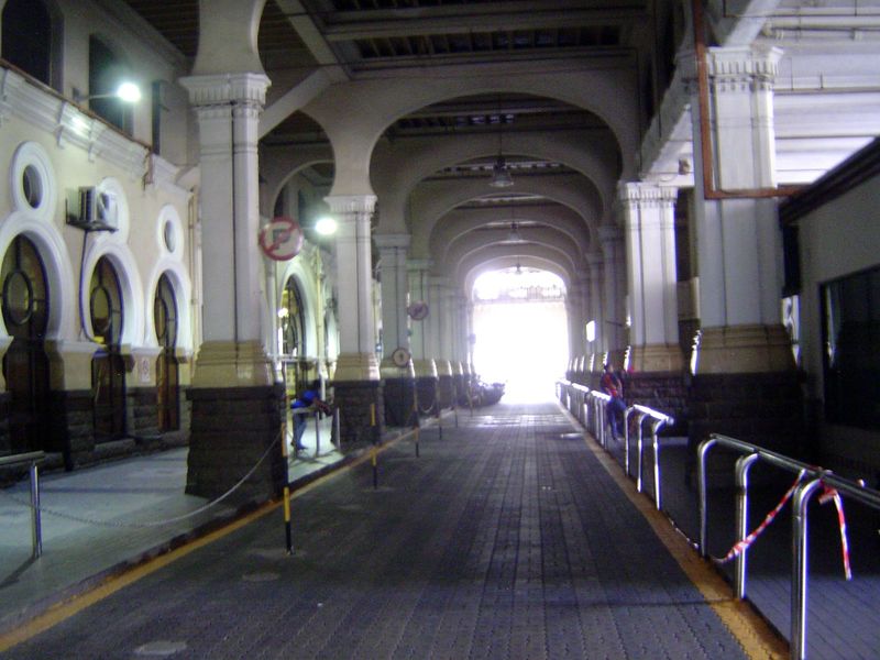 The station's porte-cochère.