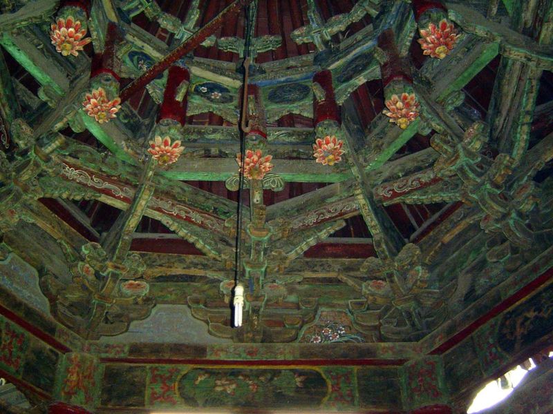 Ceiling detail in the prayer hall.