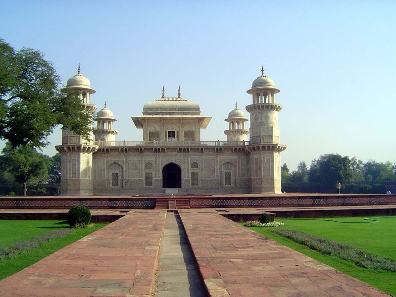 The white marble mausoleum. Water no longer runs in the channel. Unlike the Chini-ka-Razah shown in the next folder, this tomb fuses Persian