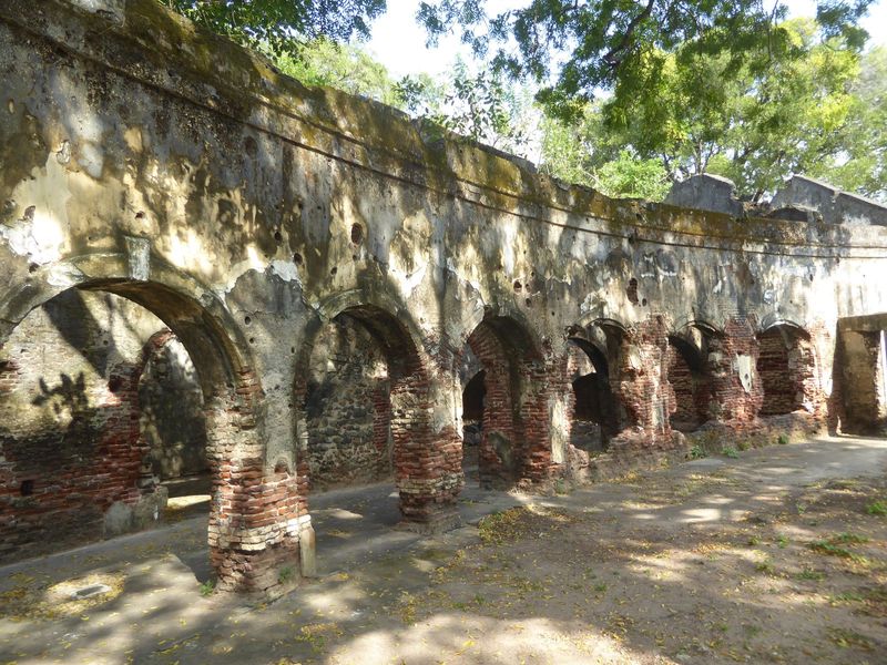 Interior of the wall. By 1900, the British were able to rule with bluff instead of force. It worked startlingly well, because a few British 