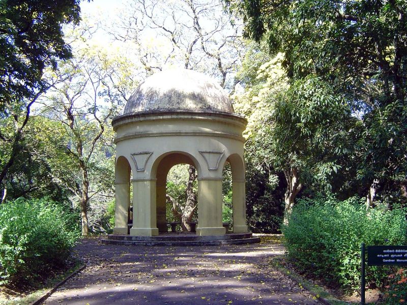 An empty monument to George Gardner, a medical doctor who botanized in Brazil and in 1843 was, on the recommendation of William Hooker, appo