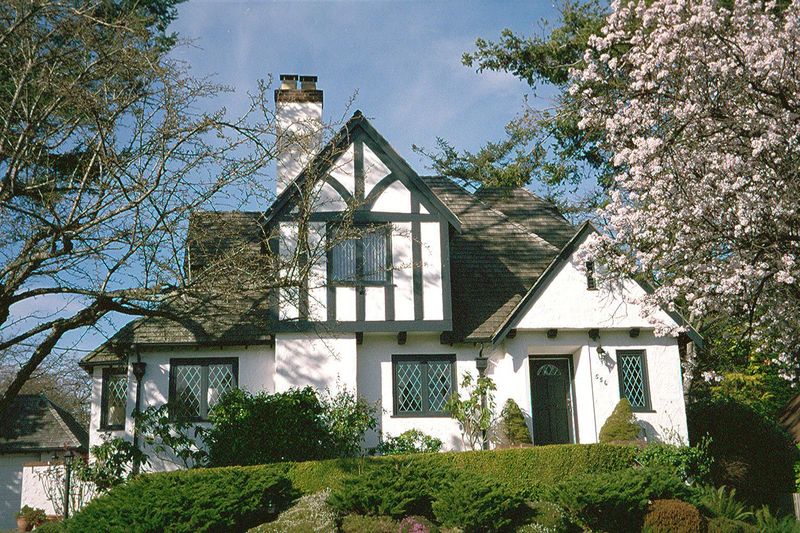 A baby bungalow, tidy on a rock outcrop. That's real leaded glass.
