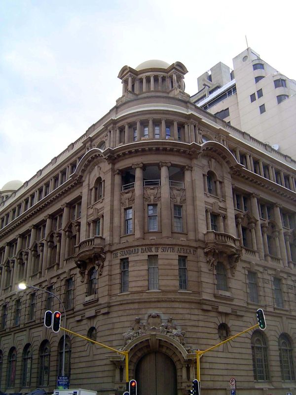 The real power of the city lay in the mining companies and banks such as this one, the Standard Bank, whose building was designed by Stucke 