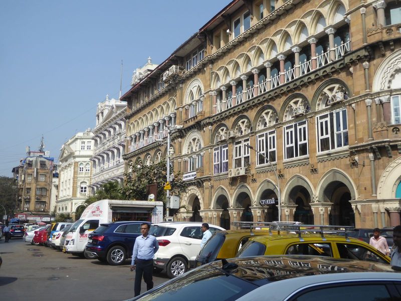 We've pushed on north to Veer Nariman Road, formerly Churchgate Street. I know, these changes are infinitely tiresome, especially because th