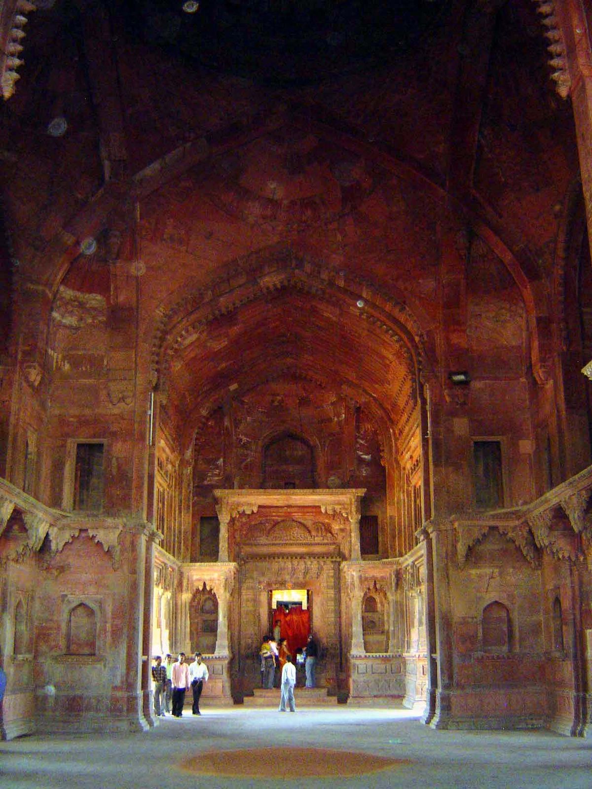 The striking thing about the temple is its cruciform vaulting, which amounts to a nave extending to an altar. Vaulting in Hindu temples is a