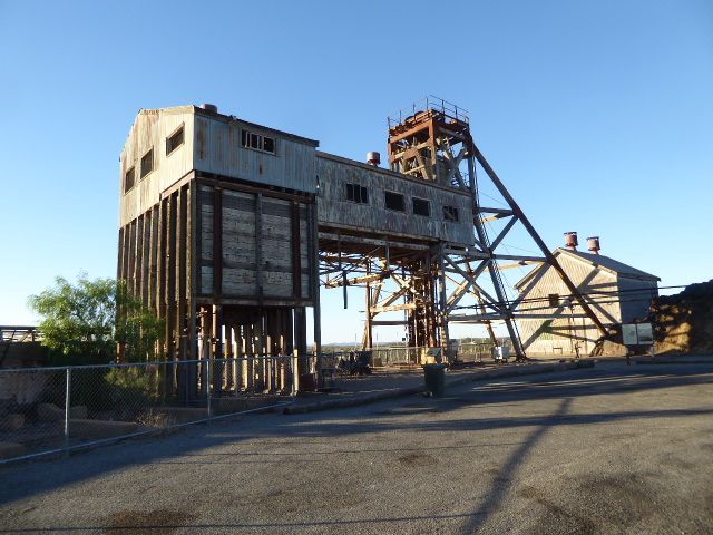 Here's the headframe on the Browne Shaft, built in the 1880s but modified by the mine's later owners. You have to admire men who went to wor