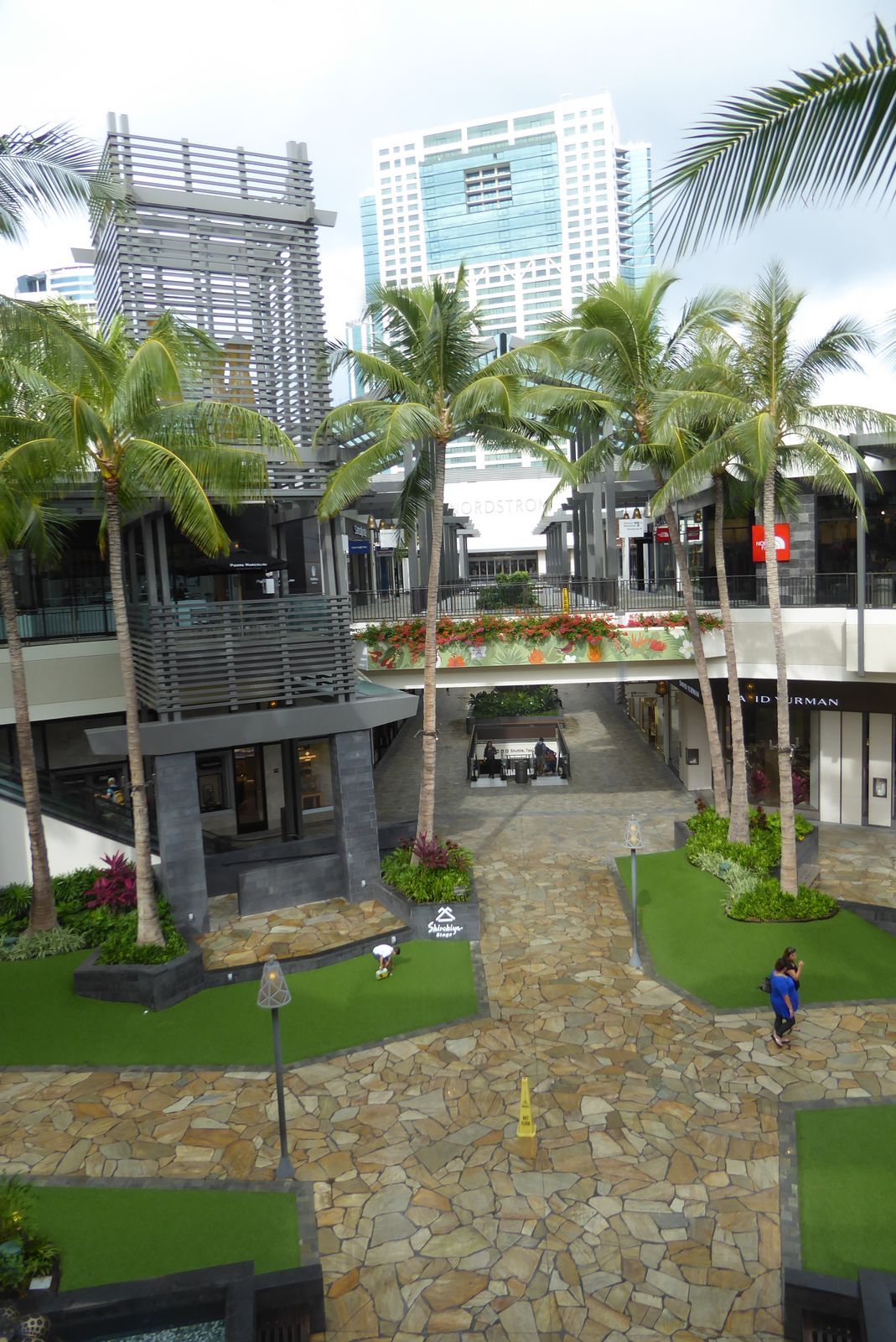 Need to go shopping? You can't miss the Ala Moana Center, for many years the jewel in the crown of General Growth Properties now Brookfield 