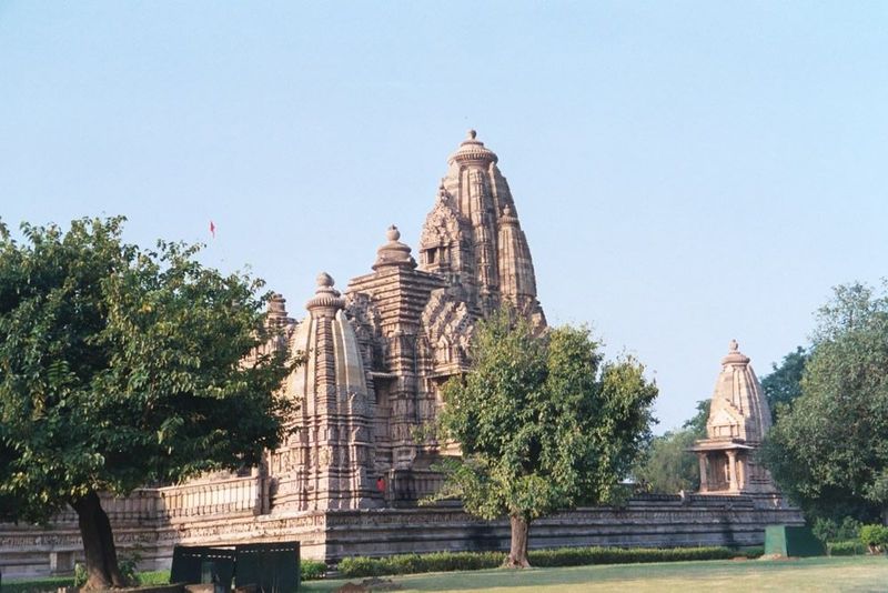 Inside the compound: the Lakshmana Temple, built about 950 and intermediate in size between the Jivari and the largest temples. It's dedicat