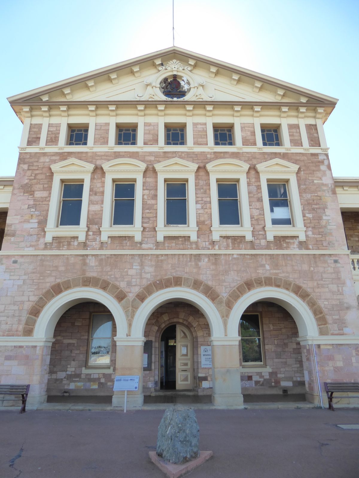 The date up top is 1898; the building still houses a court but now mostly houses a museum.