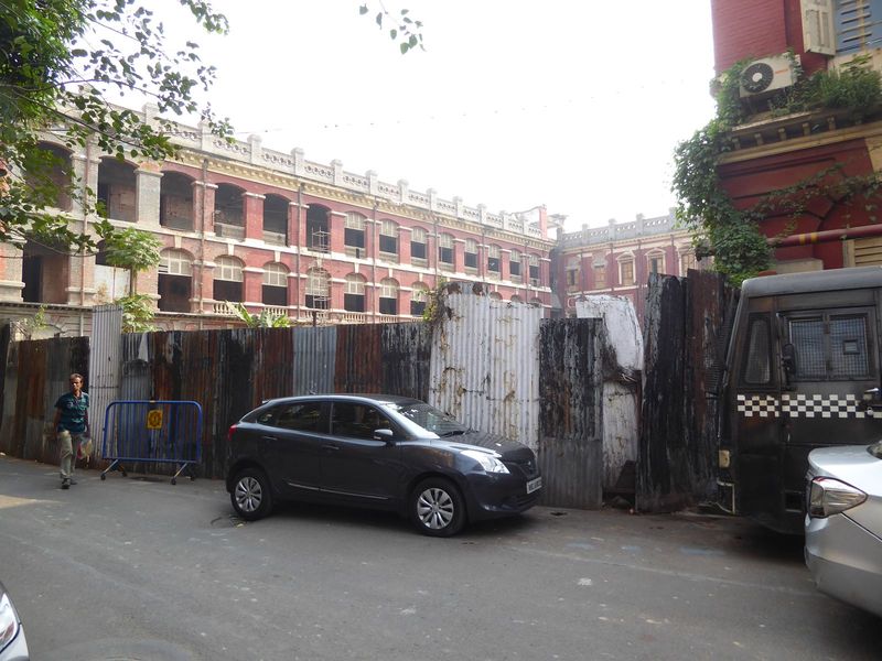Maybe there's a better sense of Indian chaos here at the rear of the building.