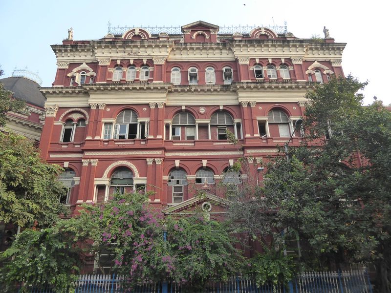 Here's the far-western block, fringed by the rotunda that once held the council chamber.